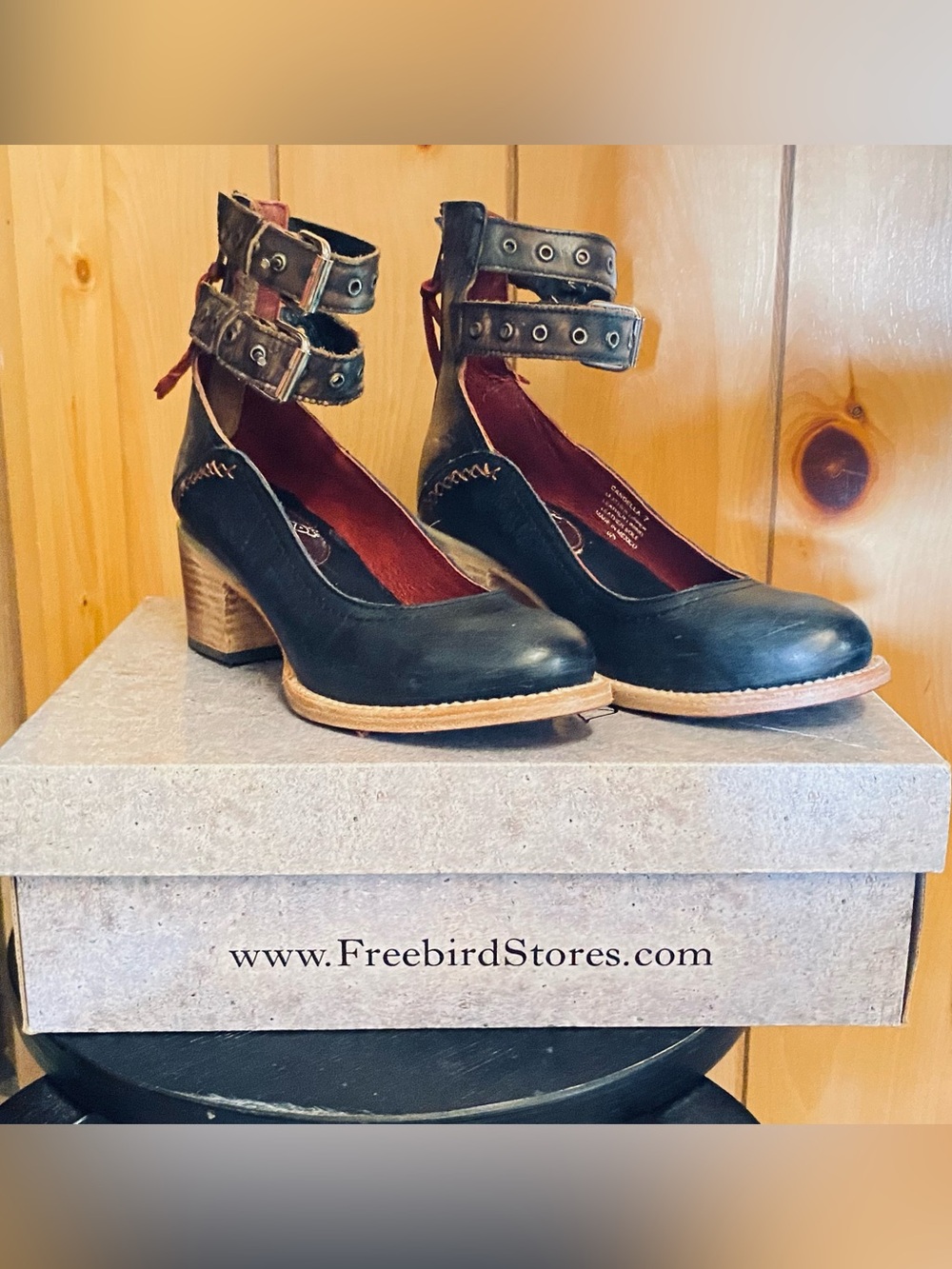 Freebird by Steven Size 7 strappy heels - Picture 8 of 12